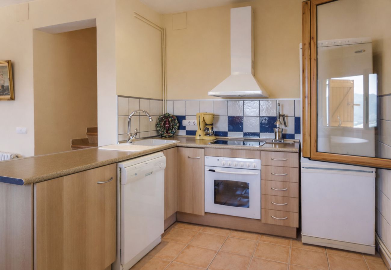 Villa in Sant Cebrià de Vallalta - Spectacular mountain views, just 4km to the beach