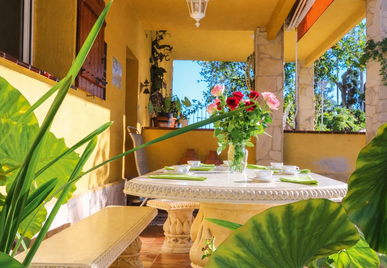 Villa in Sant Cebrià de Vallalta - Spectacular mountain views, just 4km to the beach