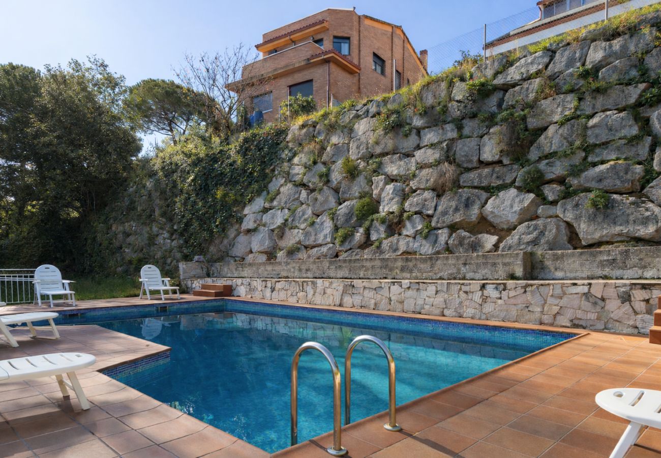 Villa in Sant Cebrià de Vallalta - Spectacular mountain views, just 4km to the beach