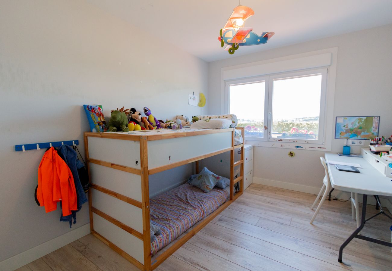 Villa in Llinars del Vallès - Charming pool villa near Barcelona - Walk to shops