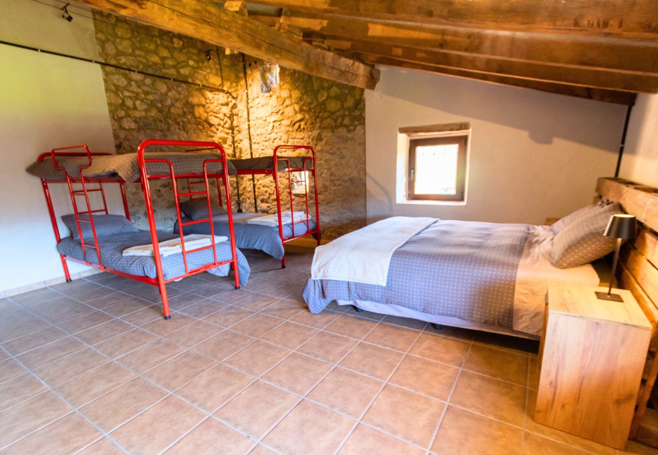 Villa in Sant Feliu de Pallerols - Countryside Delight between Girona and France