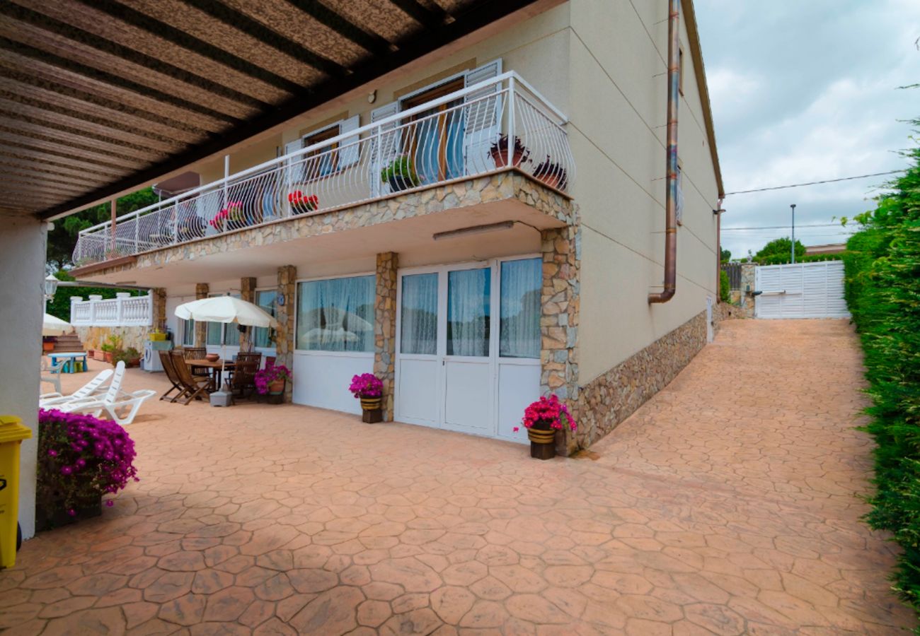 Villa in Sils - Relaxing villa with private pool near Costa Brava