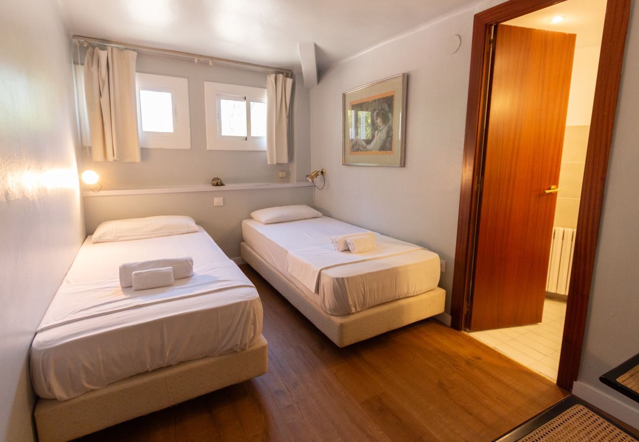 Villa in Garrigoles - Luxury and Nature just 20km from L’Escala beach!
