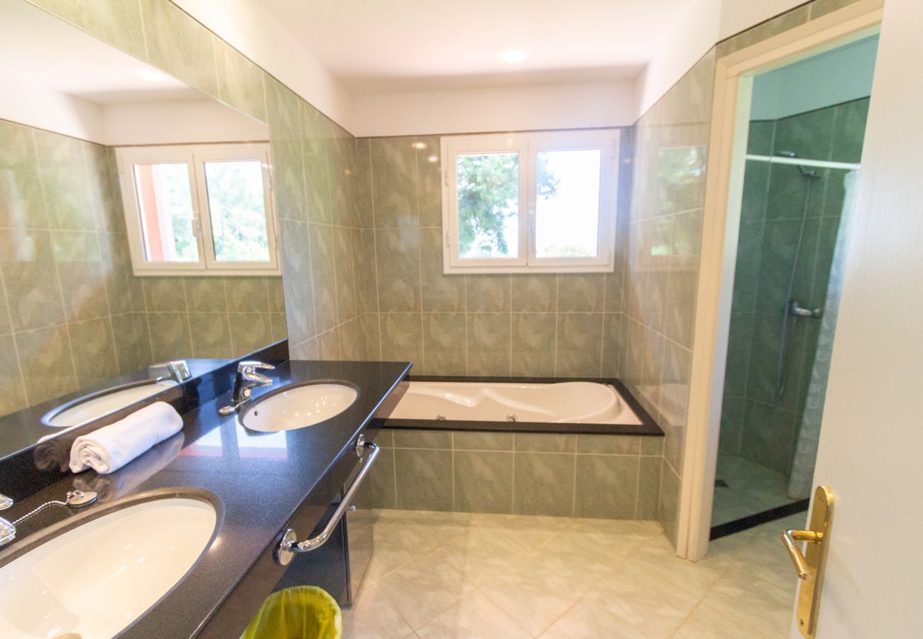 Villa in Garrigoles - Luxury and Nature just 20km from L’Escala beach!