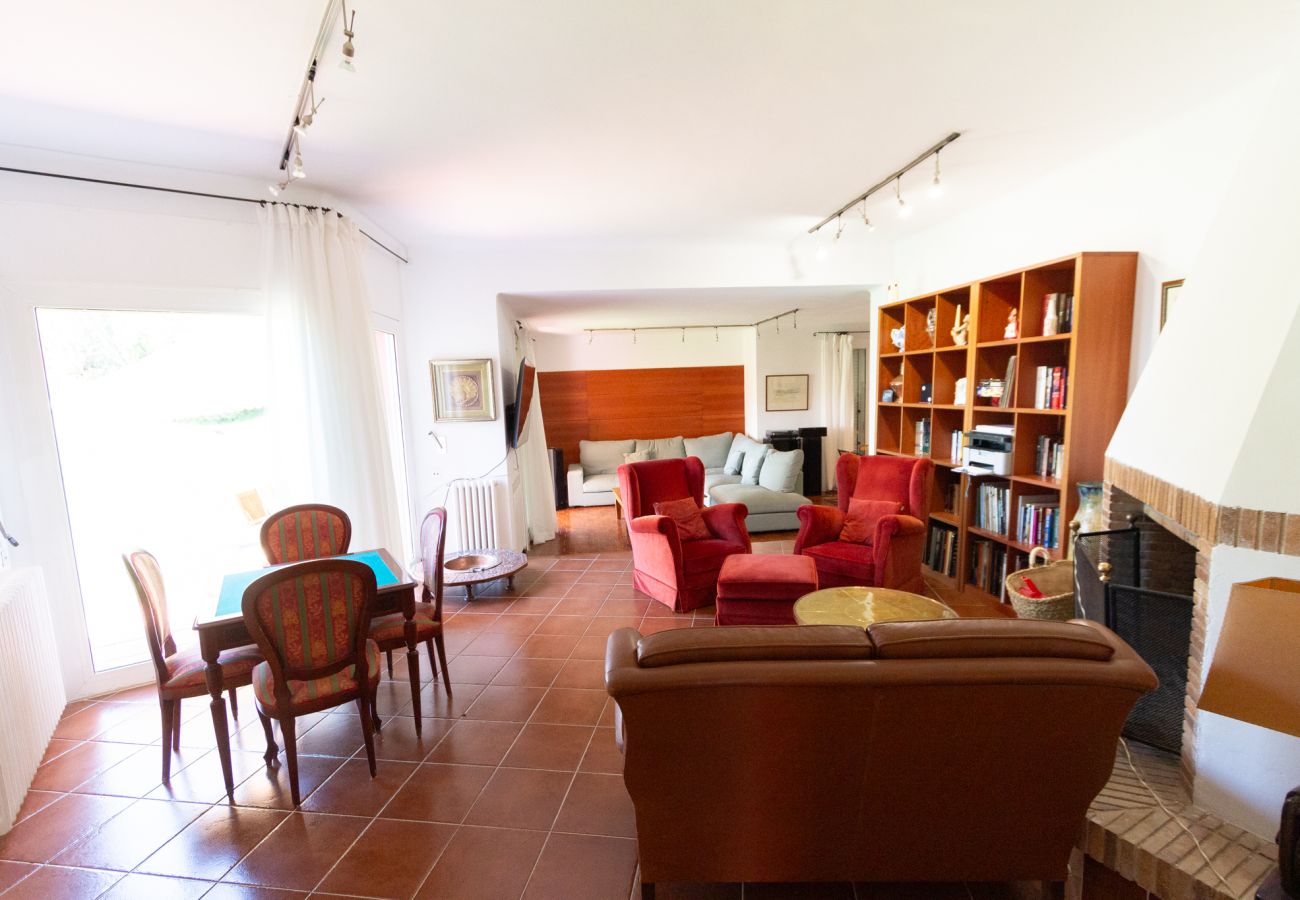 Villa in Garrigoles - Luxury and Nature just 20km from L’Escala beach!