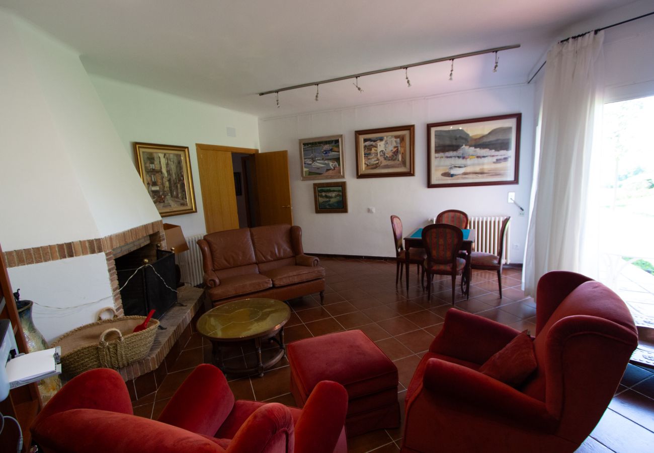 Villa in Garrigoles - Luxury and Nature just 20km from L’Escala beach!