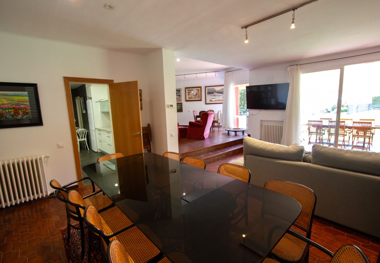 Villa in Garrigoles - Luxury and Nature just 20km from L’Escala beach!