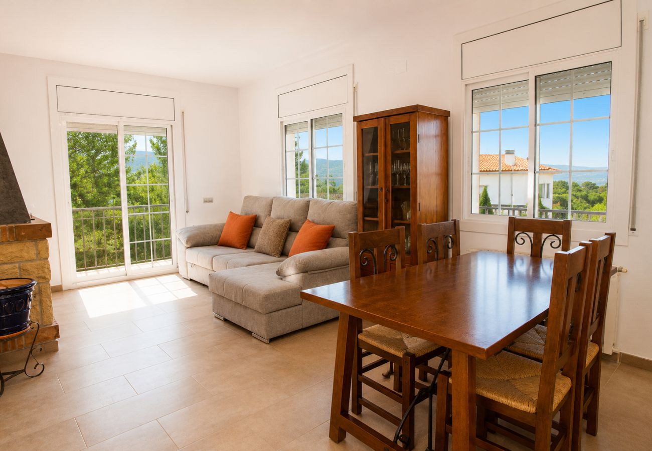Villa in La Bisbal del Penedés - Spacious Mountain Retreat with Private Pool