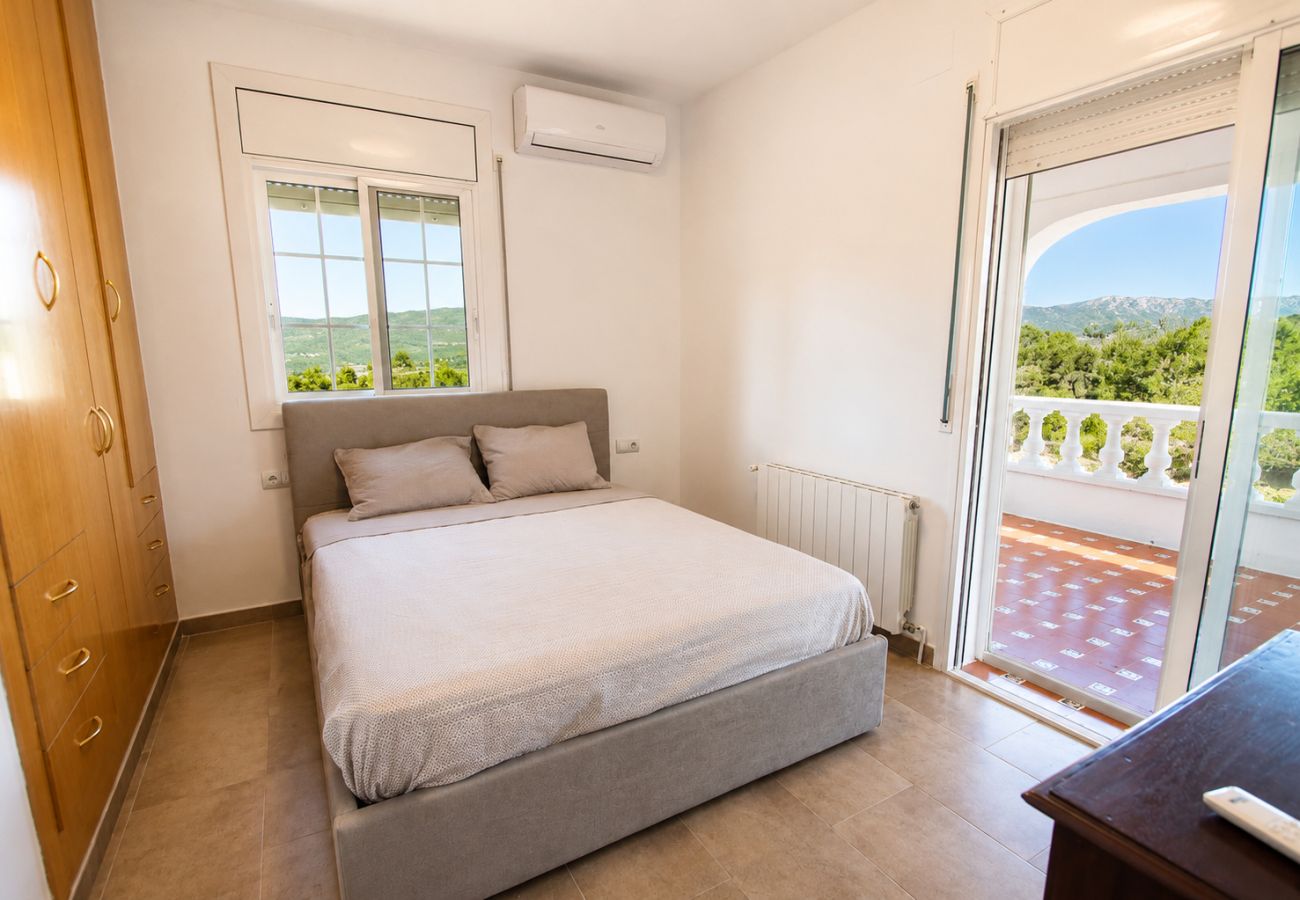 Villa in La Bisbal del Penedés - Spacious Mountain Retreat with Private Pool